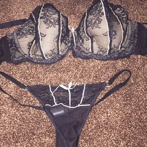 DKNY matching lace set 34DD/small